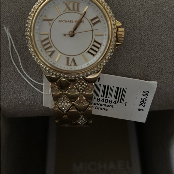 Michael Kors Woman’s watch. - Picture 4 of 6